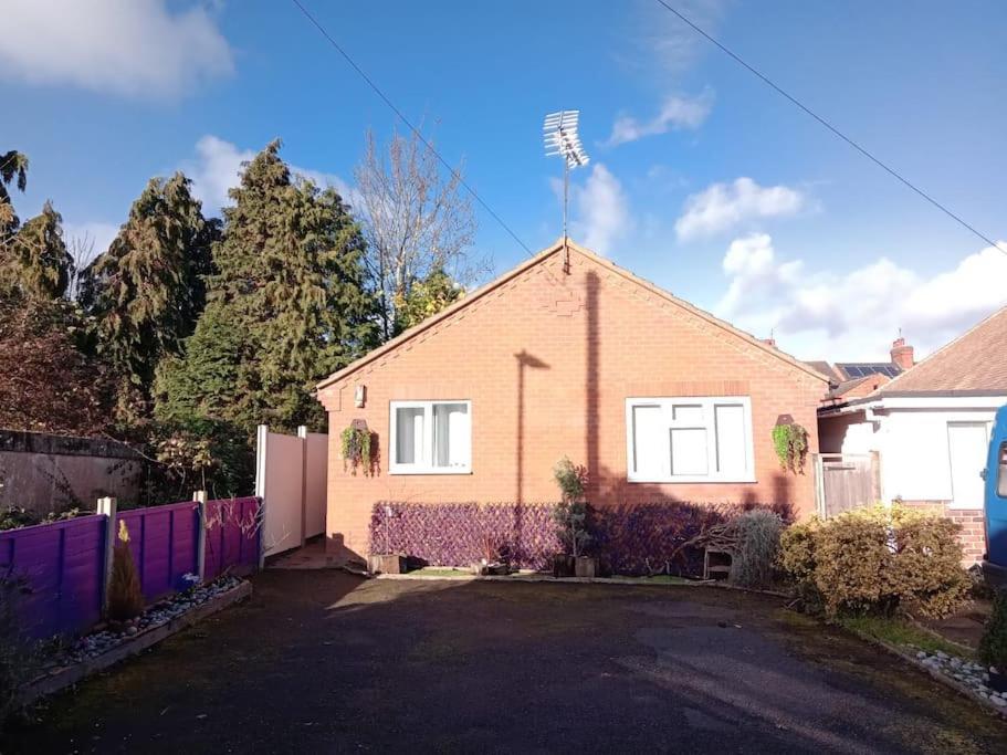 Cosy Bungalow In A Handy Location Market Harborough Ngoại thất bức ảnh