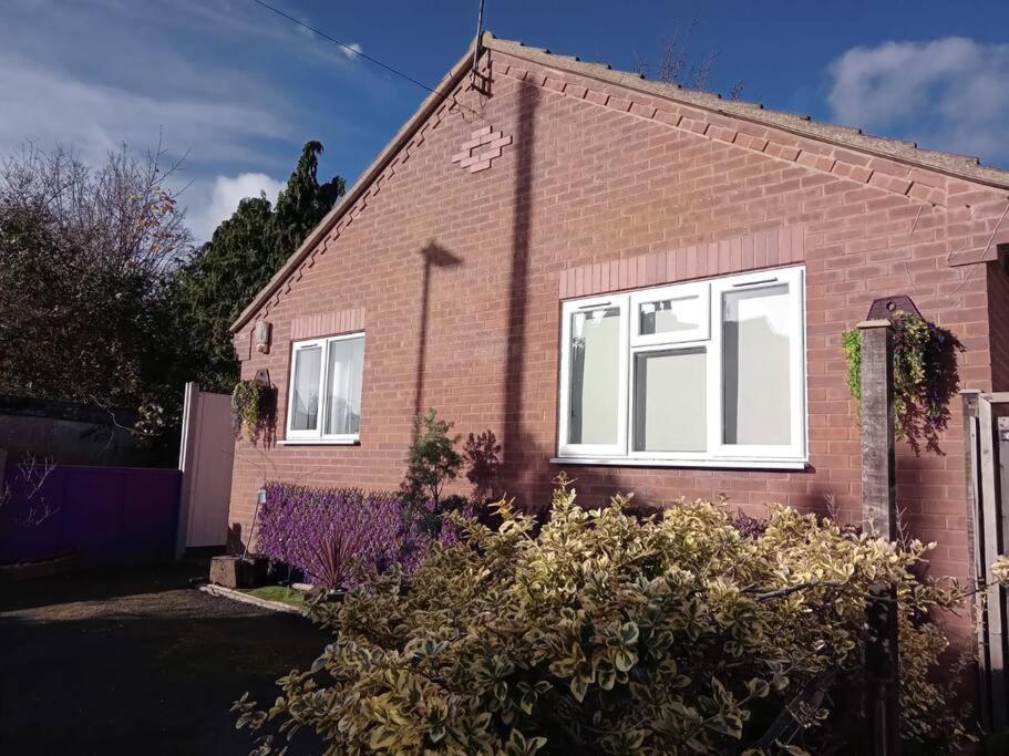 Cosy Bungalow In A Handy Location Market Harborough Ngoại thất bức ảnh